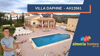 3 bedroom villa for sale in Partaloa with a pool, garage & views / Villa Daphne - AH13561