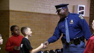 11-year-old throws "Thank You" party for police