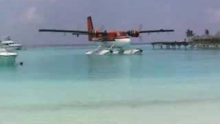 waterplane landing on the maldives