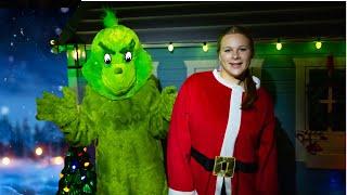 Assistant Helps Santa Investigate and Find the Grinch in Holiday Town