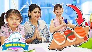 Sushi yapıyoruz! Mini Mutfak - Ayşe, Defne ve Zara ile yemek yapma oyunu! Sushi Tarifi öğren!