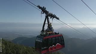 Scooter stuntman makes world record with his Vespa on the gondola