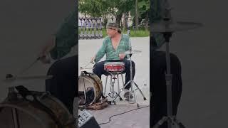 В городе лето (Uma2rman) Степан & Саня. Уличные музыканты Новосибирска.