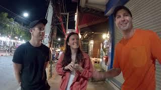 Meeting travelers while exploring Chiang Mai - Thailand