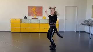 Emily 2. Platz beim LANDESWETTBEWERB „Jugend Musiziert“ mit Musical „Cats“. Teil 1: Tanz