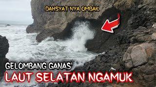 OMBAK 20 METER MENYAPU PESISIR PANTAI SELATAN JAWA