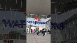 Waterfront Bremen - Das Abenteuer beginnt, xxd. Toiletten sauber aber Preise für Essen krass.