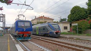 treni merci e passeggeri alla stazione di Sacile