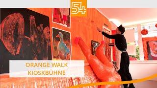 Daniela Kurellas "Orange Walk" in der Kioskbühne