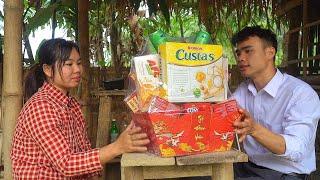 Little girl Nuong, an orphan, received a precious gift from her boyfriend