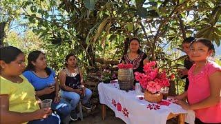 El  día de la mujer  preparamos un rico agua de chilacayota, para convivir con mis amigas