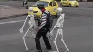 Fantástico artista en la calle