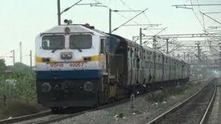 Chennai - Guruvayur Kudal Express - At Kudal Nagar, Madurai (WDP4B 40067)