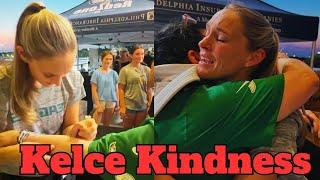 Kylie Kelce's Autograph Session & Emotional Moment With Fans.