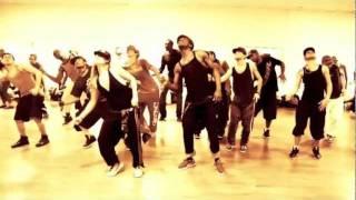 Laure Courtellemont Ragga Jam Dancehall - class teaching Fly Again by Mavado