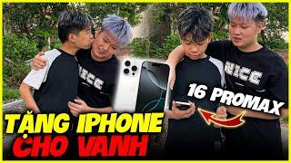 Văn Huỳnh | Tặng IPhone 16 Pro Max Cho Vanh Vlogs | Free Iphone 16 Pro Max