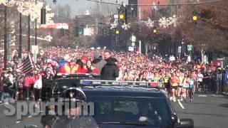 Sportfilm - Huge Mass of Runners at Start of Race (2)