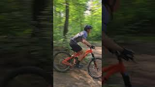 Jaky trik to bude příště? Dej mi vědět do komentů#kolo #cesko #mtb #bike #jump #nofoot #backyard