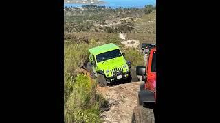 Jeep Wrangler Offroad doing a wheel lift #shorts #offroad #4x4 #jeep