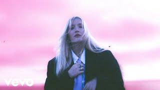 Chloé Caroline - Boyish (Official Video)