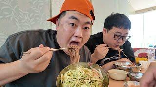 웨이팅만 1시간 이상인 레전드맛집에서 오이폭탄 냉면 때리고 왔습니다
