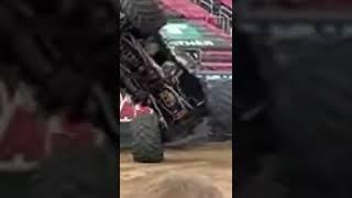 Max-D Cartwheel Save World Finals XXI! #crazy #monsterjam #monstertruck #insane #cartwheel