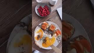 Вкусный здоровый завтрак - повод проснуться, я считаю Любовь к себе в деталях️