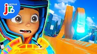 Coop VS Cruise Fast Tracks Challenge!  Hot Wheels Let's Race | Netflix Jr