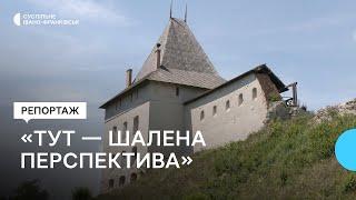 На Франківщині під час розкопок Галицького замку знайшли брилу з хрестами XII століття