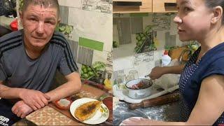 ИРИШКА ГОТОВИТ ЧЕБУРЕКИ ХРУСТЯЩИЕ И ПУЗЫРЧАТЫЕ
