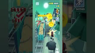 10017 score in subway surfer in  hunter hood mobile game play #youtubeshorts #games