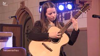 Guitarist Julia Lange on "Hessenschau" TV