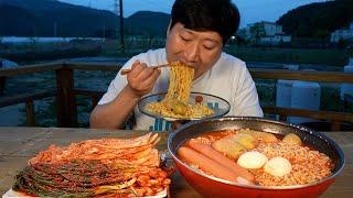 아삭한 무김치와 소세지, 계란까지 넣은 신라면 먹방!! (Hot spicy instant noodles with Sausage)요리&먹방!! - Mukbang eating show