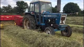 New Holland 370 Baler