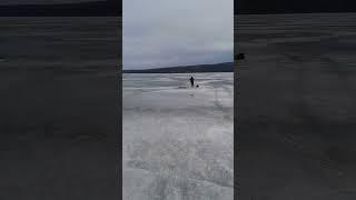 Опасная рыбалка на льду Братского моря (25.04.2023 г.) #bratsk #fishing #dangerousice #братскоеморе