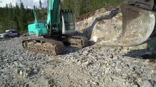 #8268: 2000 Kobelco SK250NLC-6 m/ skuffe SE VIDEO - NOK 189,000