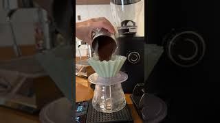 Making Pour-Over with Mahlkönig X54 Home Coffee Grinder by @MahlkoenigGrinders #coffeegrinder