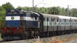 Tuticorin Express rushes towards Madurai Junction (WDM3D - 11213)