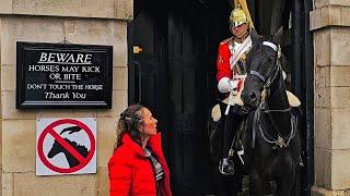 HE'S BACK! THE GATESMANATOR RETURNS WITH ZERO TOLERANCE FOR IDIOT TOURISTS at Horse Guards!