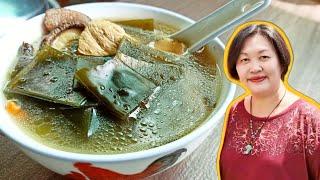 Kombu Seaweed (Kelp) Soup | 海带汤