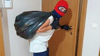 Dolapta Hırsız Var. Thief in The Closet Fun Kids Video