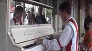 Disney World MAgic Kingdom Ragtime piano player