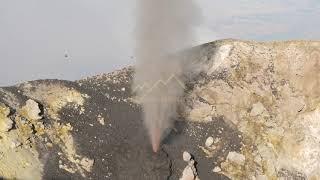 Eruzione Etna. Attività esplosiva al Cratere Voragine. Giugno 2024