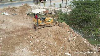 Operation Strong Mini Bulldozer Pushing Dirt With   New Project &5Tons Dump Truck