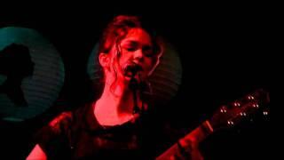 Julia Deans - Lydia (Live at The Classic, Thu 26th May 2011)