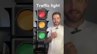 What are the colours on a traffic light in English? 