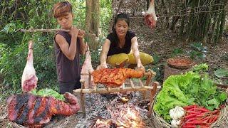 Yummy! Pork thigh grilled with Hot spicy chili So delicious food for dinner, Survival cooking