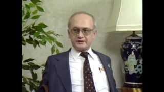 Former KGB Agent Yuri Bezmenov Explains How to Brainwash a Nation (Full Length)