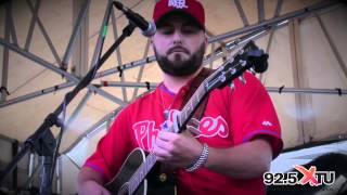 Tyler Farr "A Guy Walks Into A Bar" Live