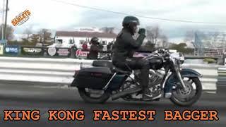 FAST HARLEYS ONLY SHOWS YOU THE FASTEST BAGGER N THE WORLD